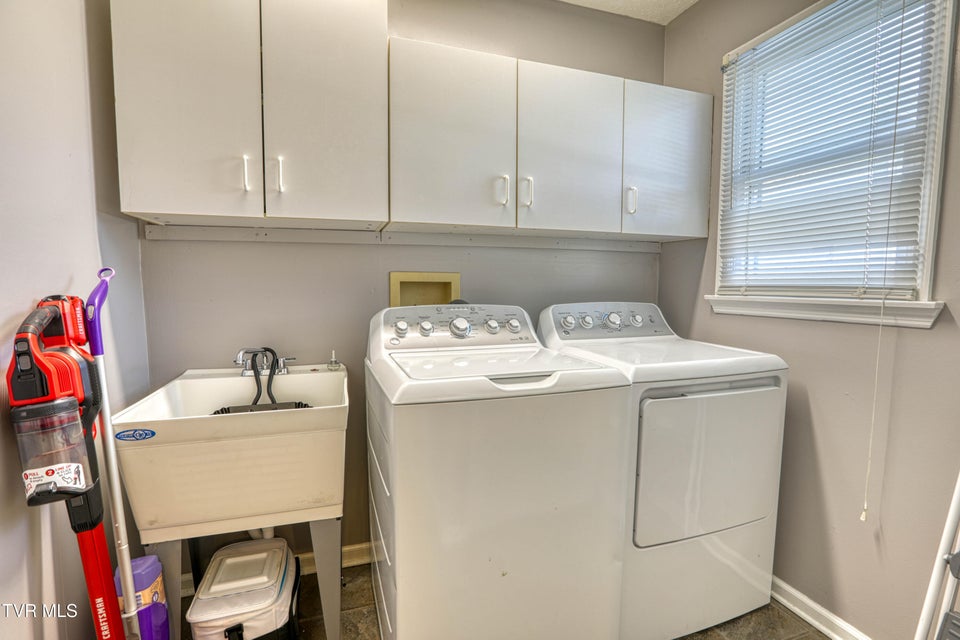 Photo #36: 604 Snapps Ferry Road