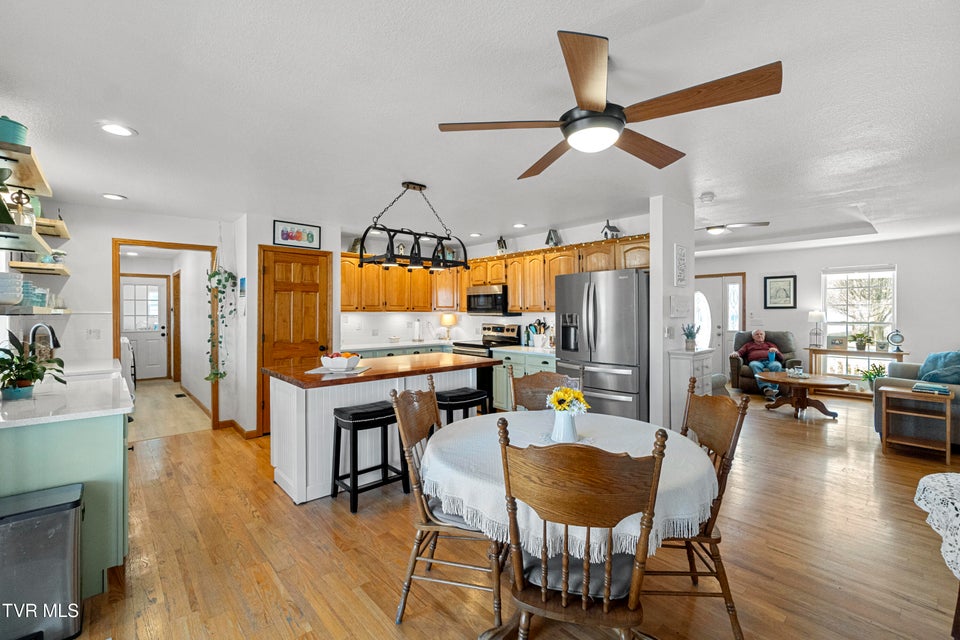 Photo #8: 105 Maple Crest