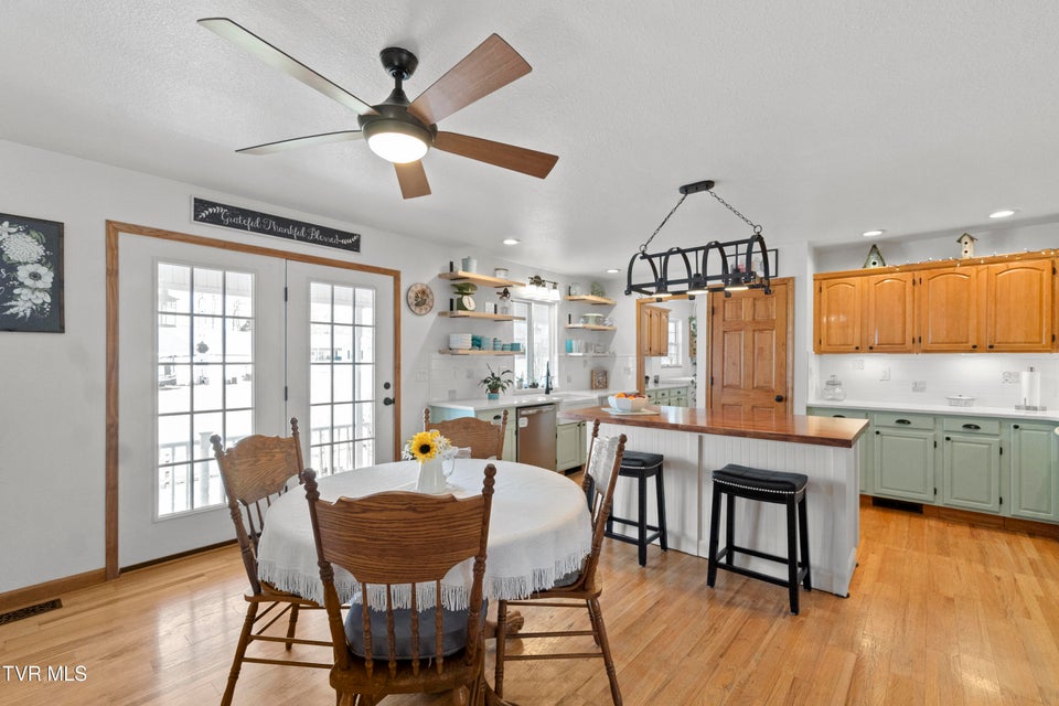 Photo #9: 105 Maple Crest