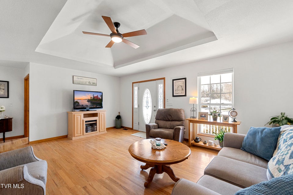 Photo #11: 105 Maple Crest