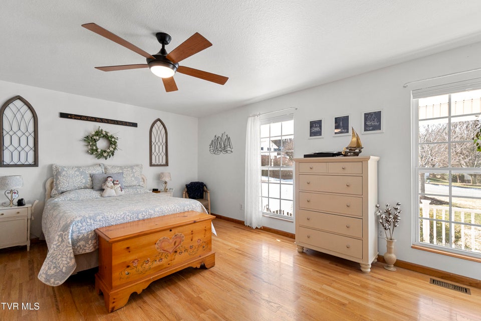 Photo #17: 105 Maple Crest