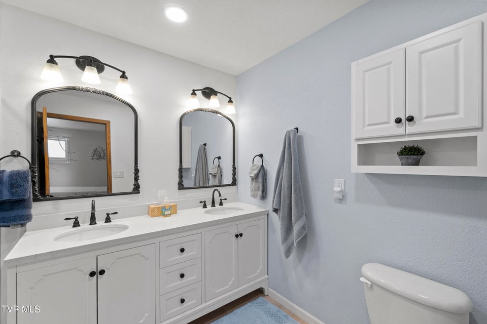 Photo #20: 105 Maple Crest