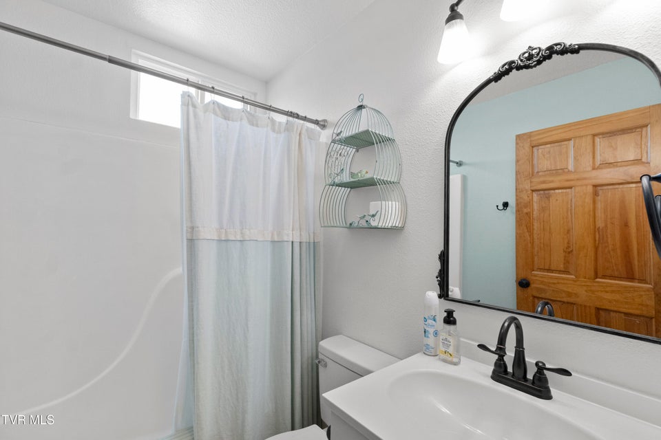 Photo #29: 105 Maple Crest