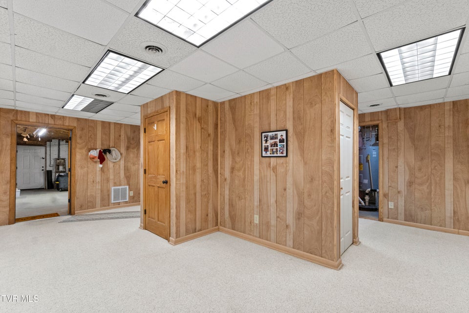 Photo #36: 105 Maple Crest