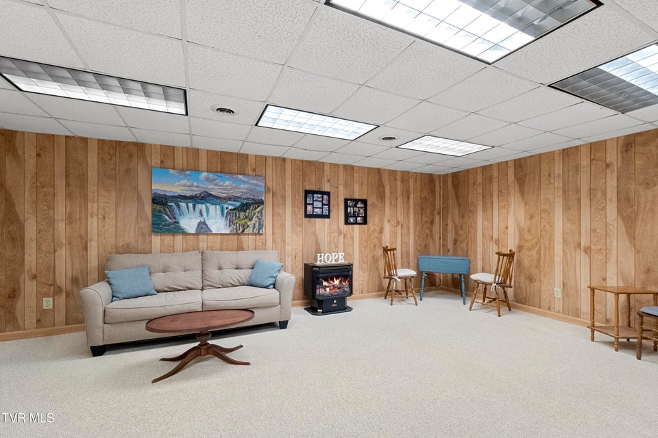 Photo #38: 105 Maple Crest