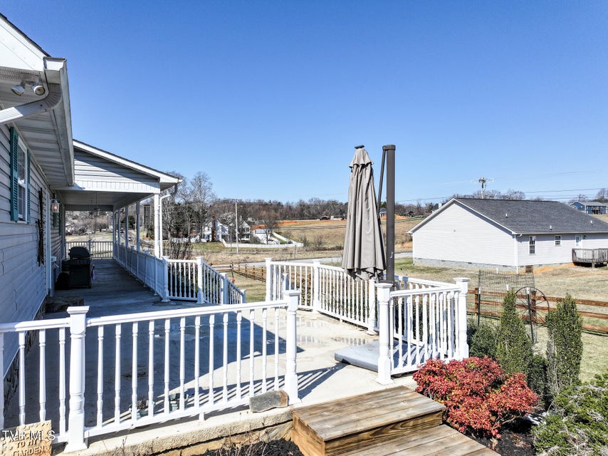 Photo #53: 105 Maple Crest