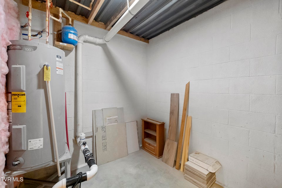 Photo #60: 105 Maple Crest