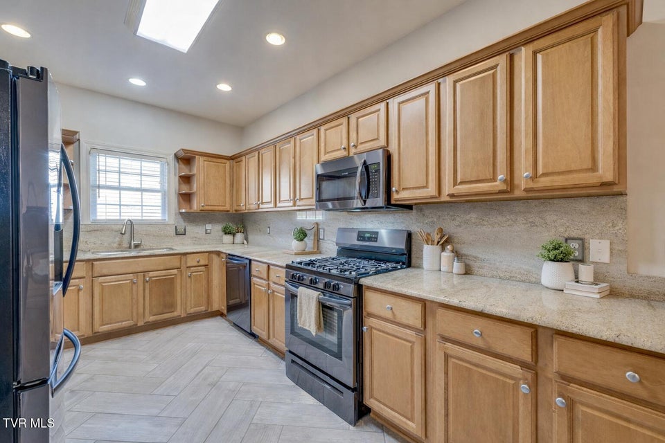 Photo #12: 1148 Bellingham Drive