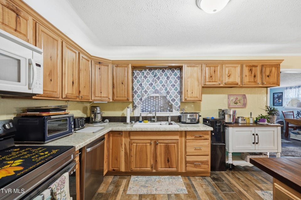 Photo #7: 115 25th N Street