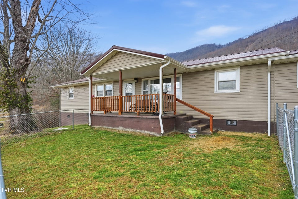 Photo #32: 115 25th N Street