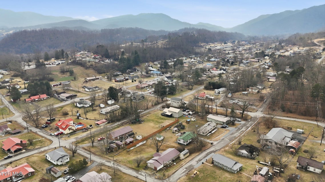 Photo #37: 115 25th N Street