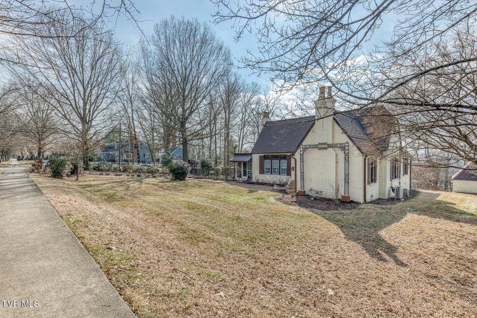 Photo #55: 1245 Watauga Street