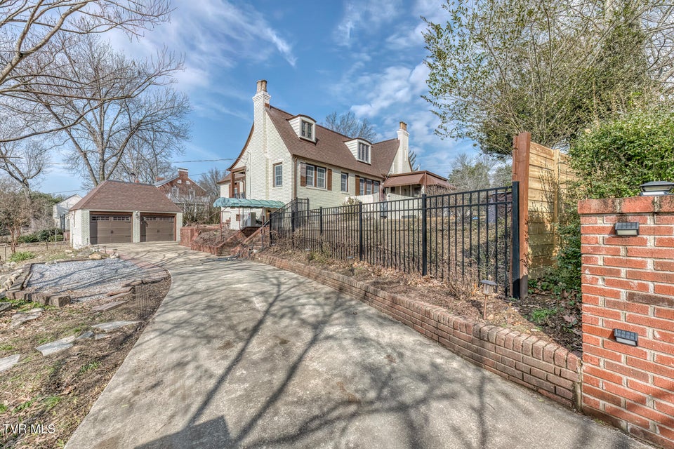 Photo #58: 1245 Watauga Street