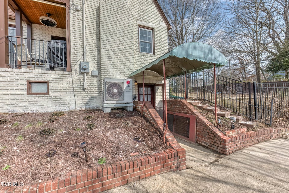 Photo #60: 1245 Watauga Street