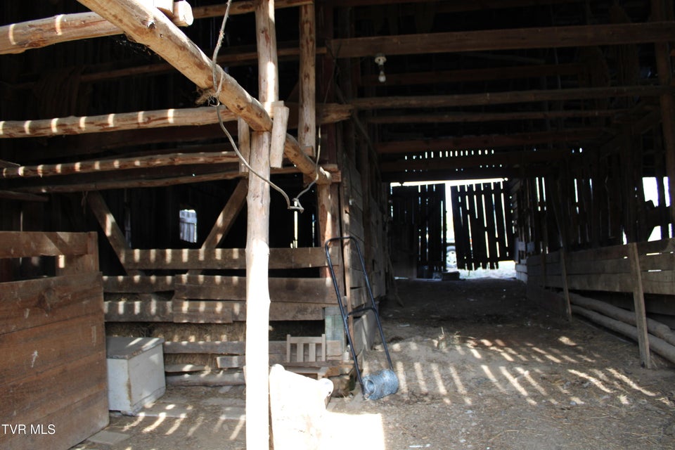 Photo #35: 5517 Poplar Springs Road