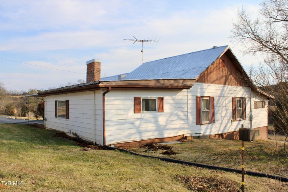 Photo #4: 5517 Poplar Springs Road