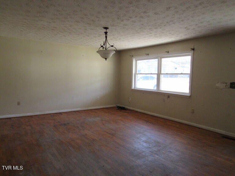 Photo #6: 301 Rose Hill Drive