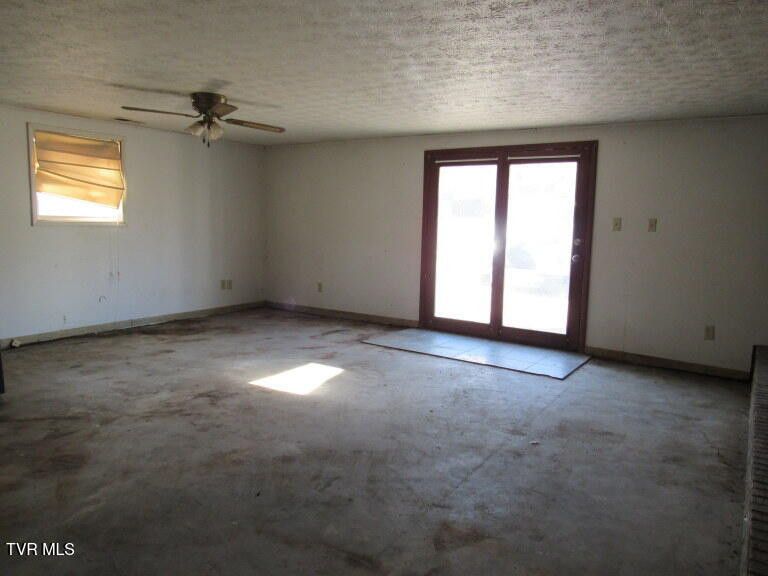 Photo #13: 301 Rose Hill Drive