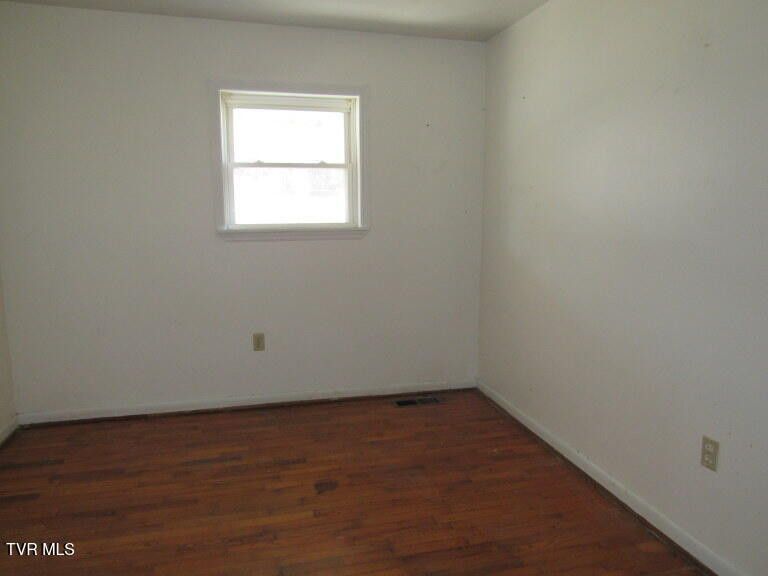 Photo #18: 301 Rose Hill Drive