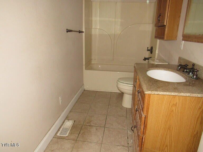 Photo #22: 301 Rose Hill Drive