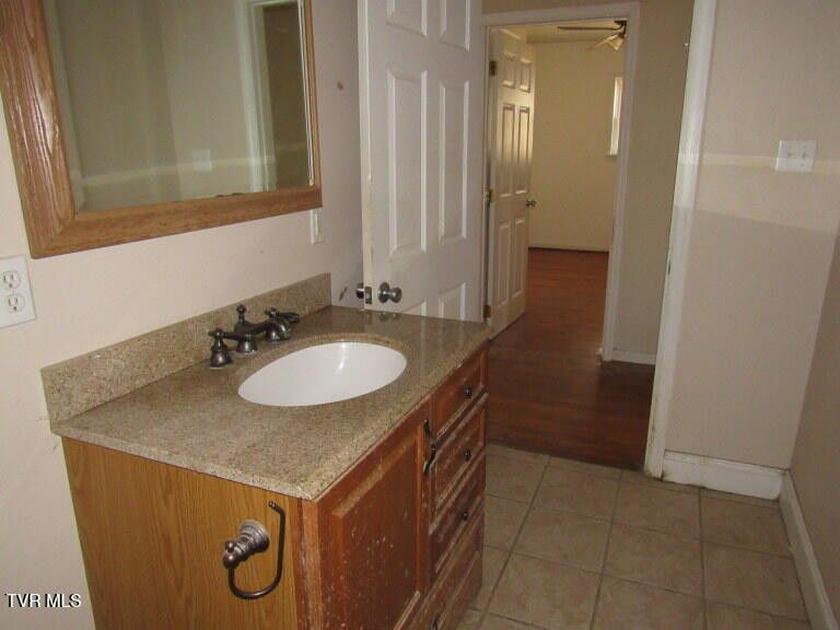 Photo #25: 301 Rose Hill Drive