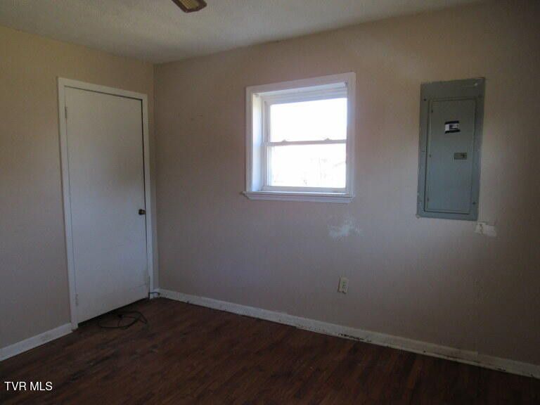 Photo #31: 301 Rose Hill Drive