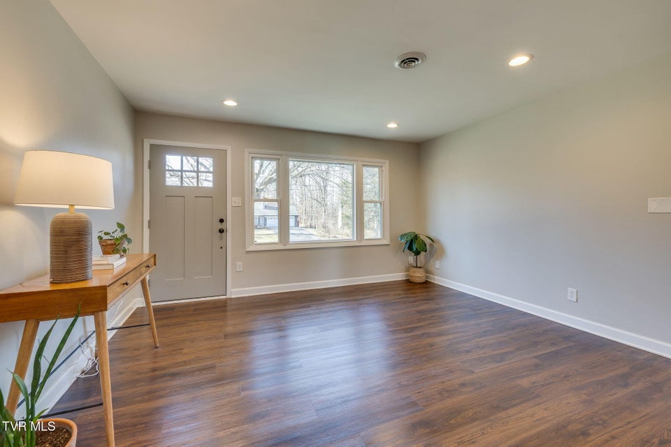 Photo #6: 707 Woodhaven Drive