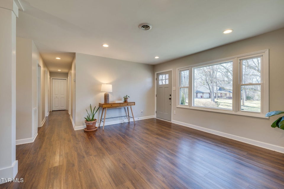 Photo #7: 707 Woodhaven Drive