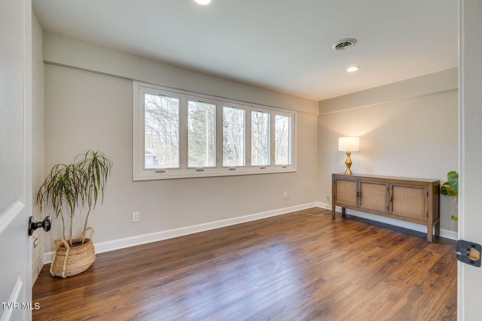 Photo #17: 707 Woodhaven Drive