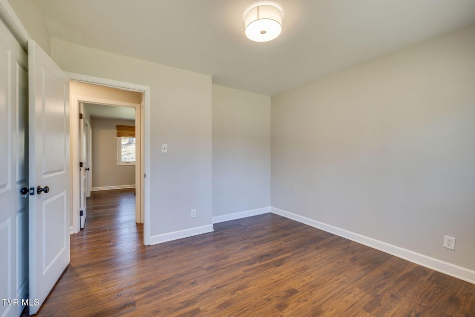 Photo #25: 707 Woodhaven Drive