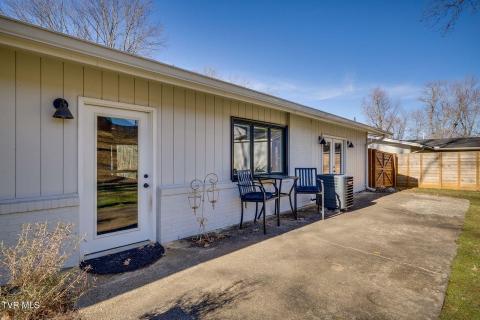 Photo #32: 707 Woodhaven Drive