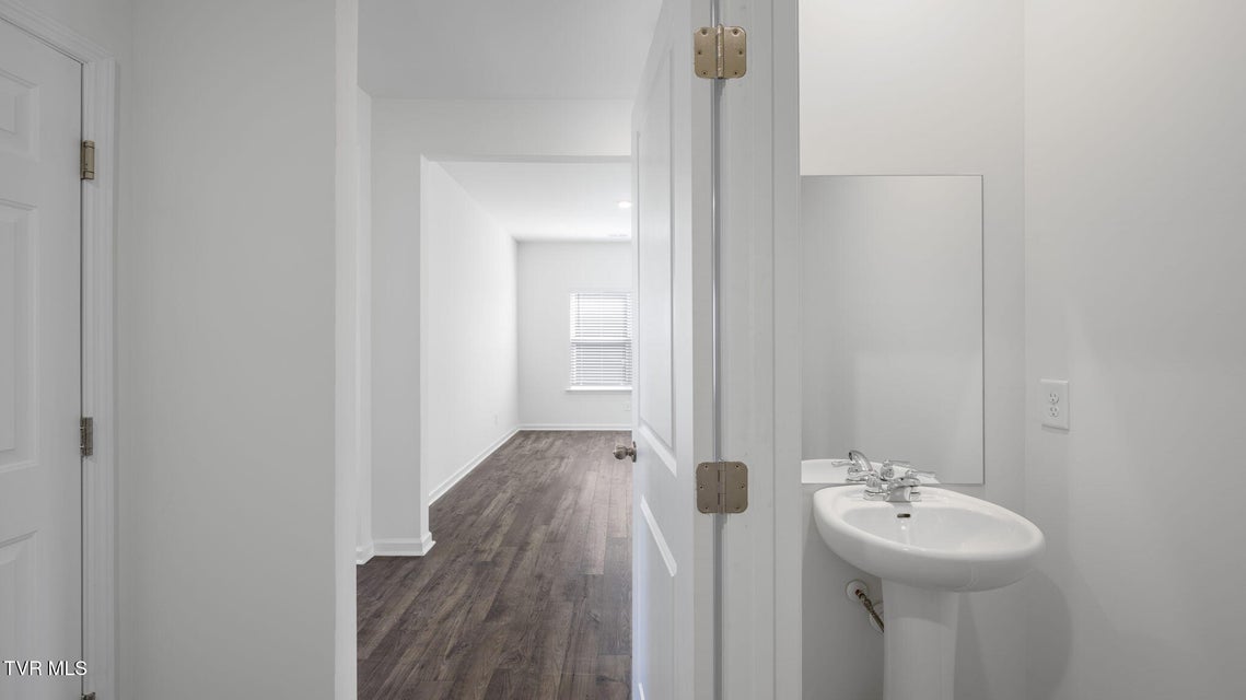 Photo #18: 543 Fieldcrest Road 