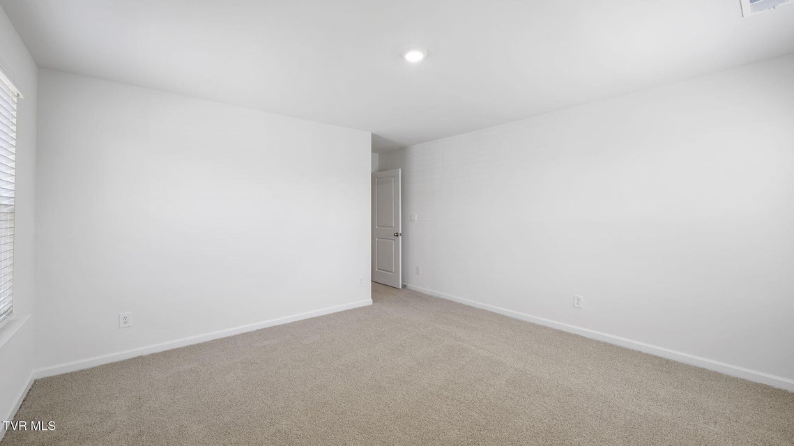 Photo #46: 543 Fieldcrest Road 