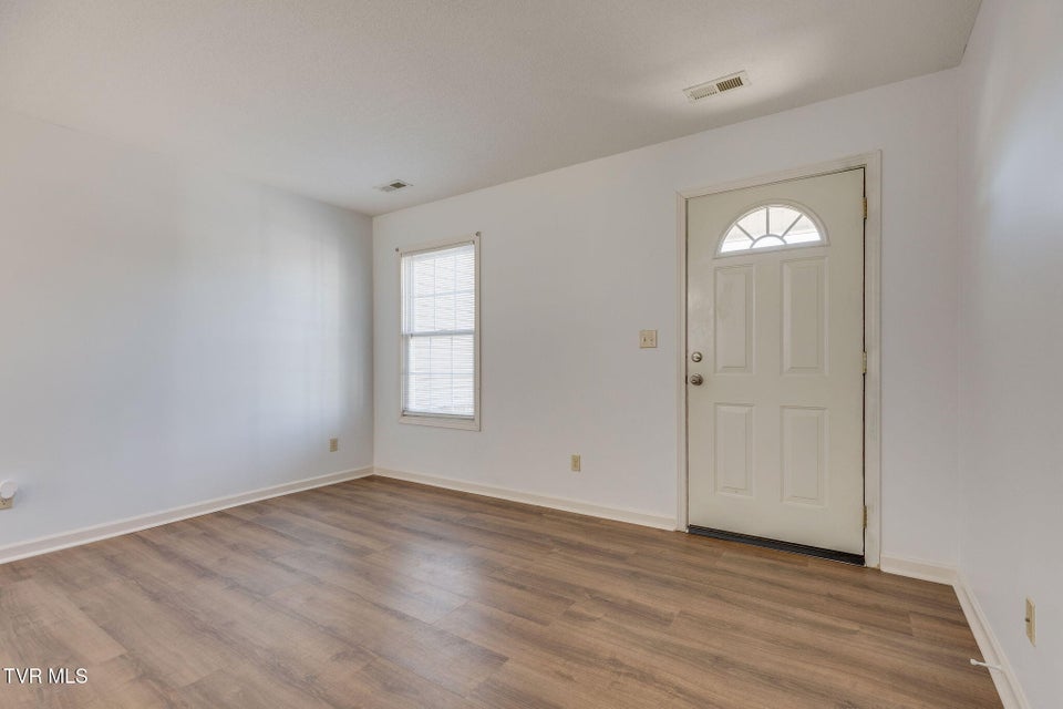 Photo #6: 1529 Pine Cone Cir Circle