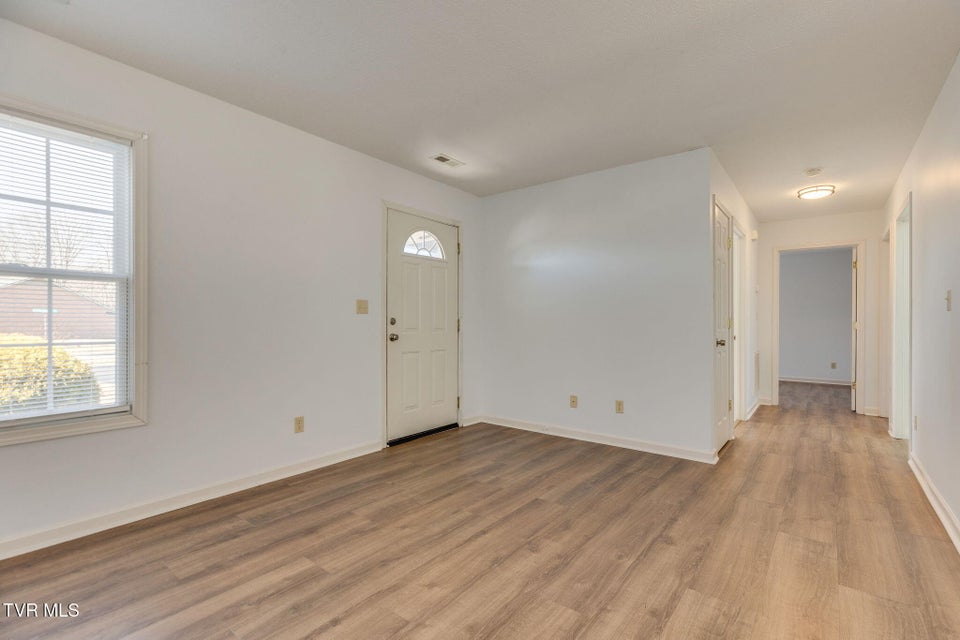 Photo #7: 1529 Pine Cone Cir Circle