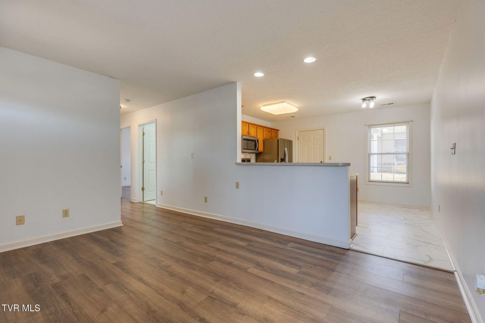 Photo #8: 1529 Pine Cone Cir Circle