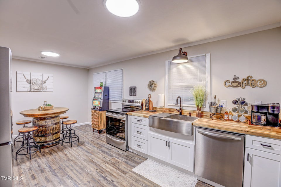 Photo #6: 2133 Veda Drive