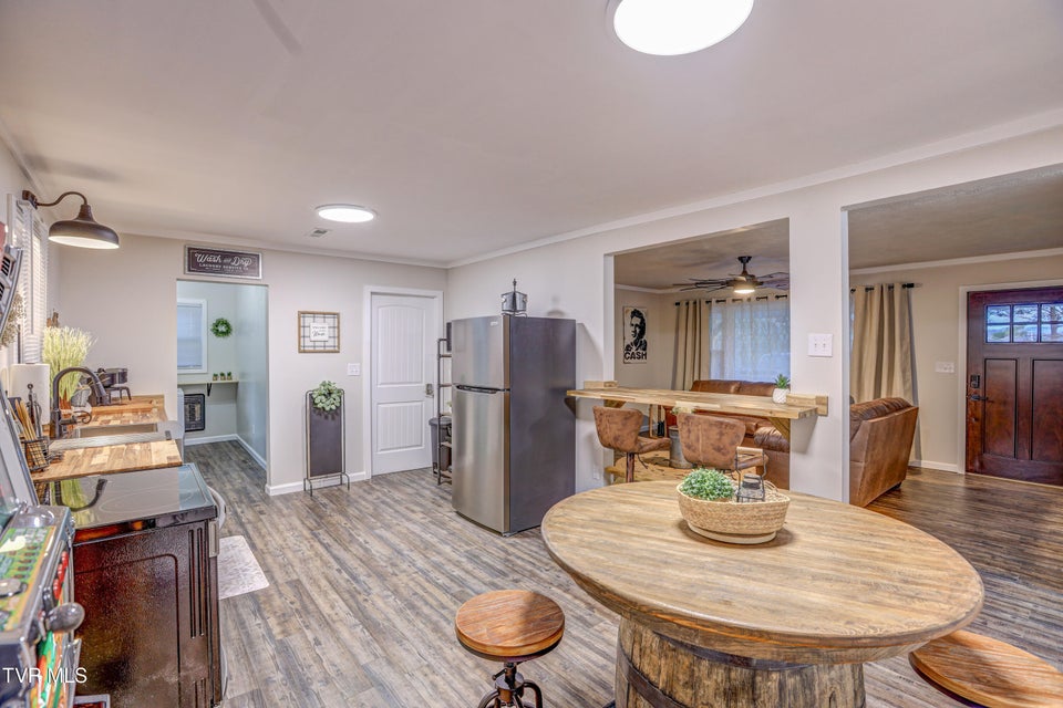 Photo #9: 2133 Veda Drive