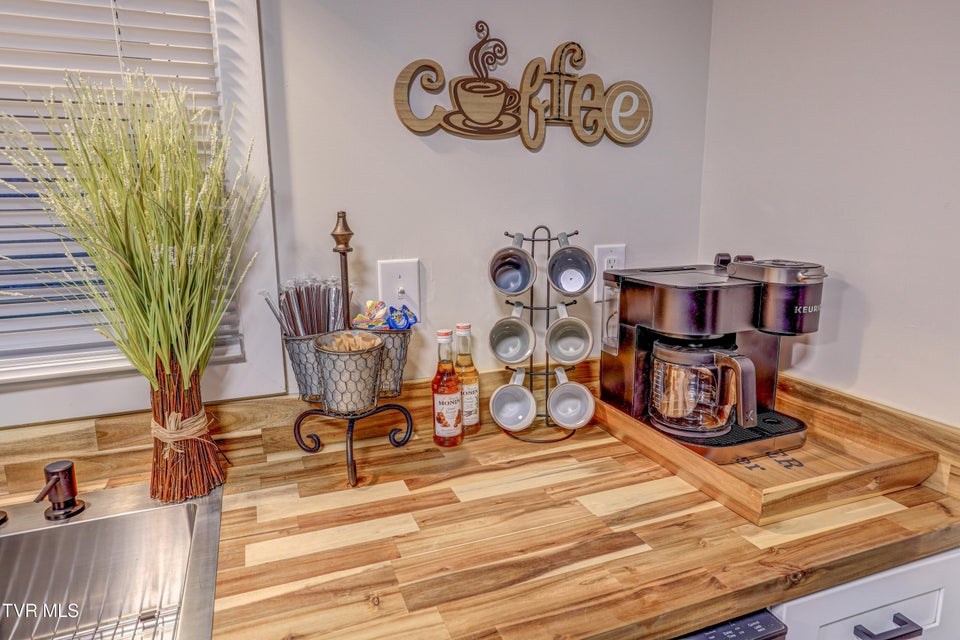 Photo #11: 2133 Veda Drive