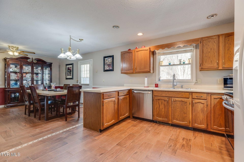 Photo #12: 1909 Diana Road