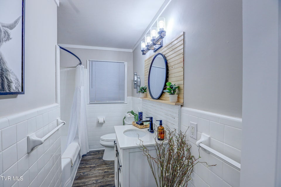 Photo #31: 2133 Veda Drive