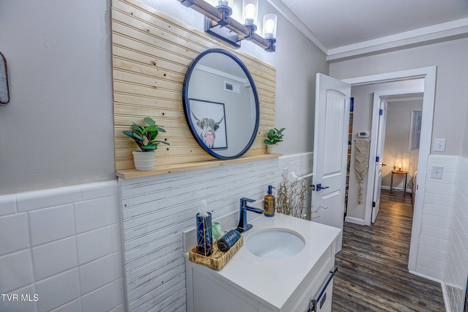 Photo #33: 2133 Veda Drive