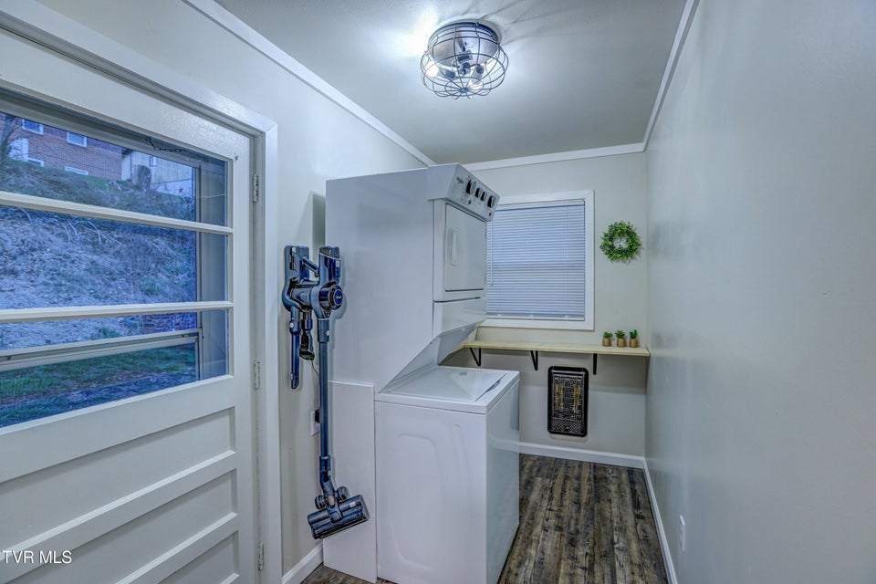 Photo #35: 2133 Veda Drive