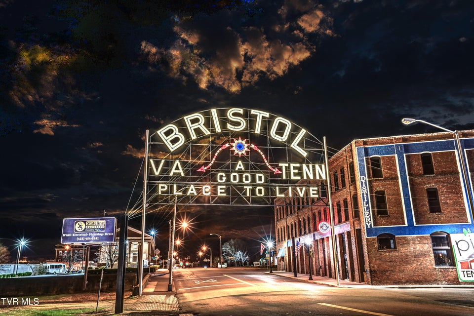 Photo #42: 2133 Veda Drive