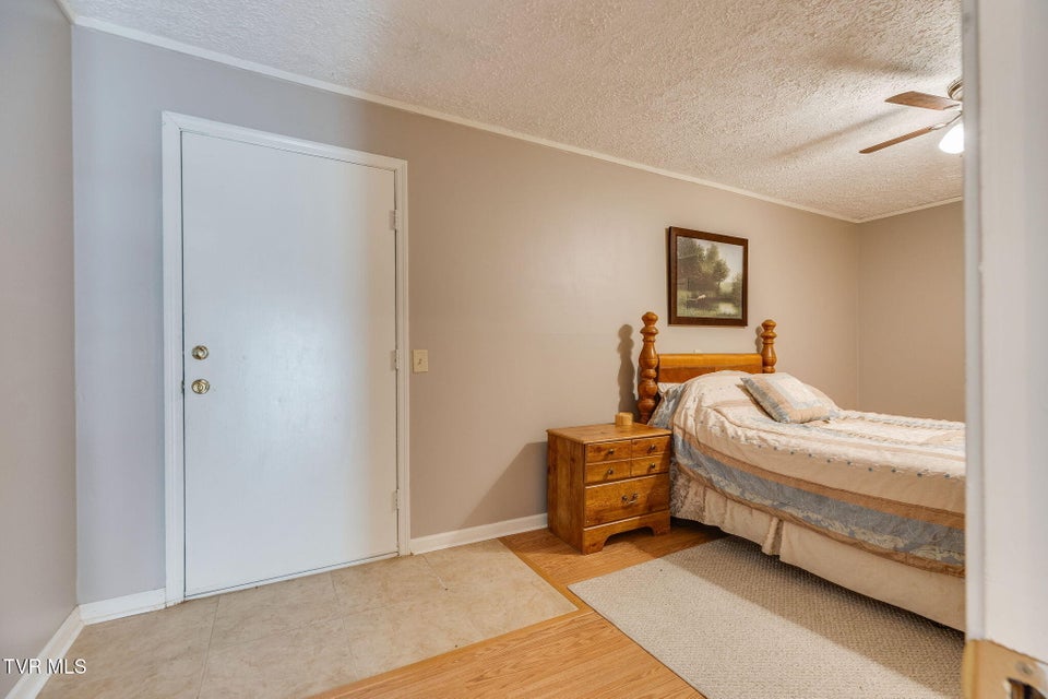 Photo #25: 1909 Diana Road