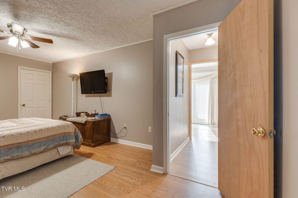 Photo #26: 1909 Diana Road