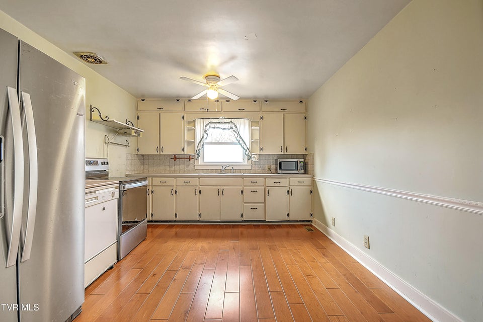 Photo #16: 152 Woodland Drive