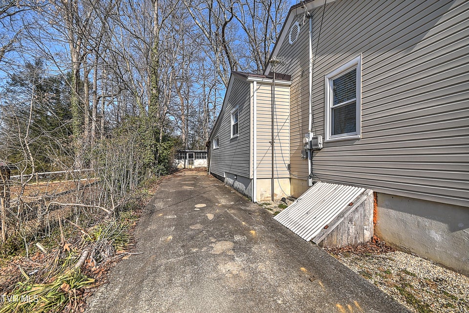 Photo #36: 152 Woodland Drive