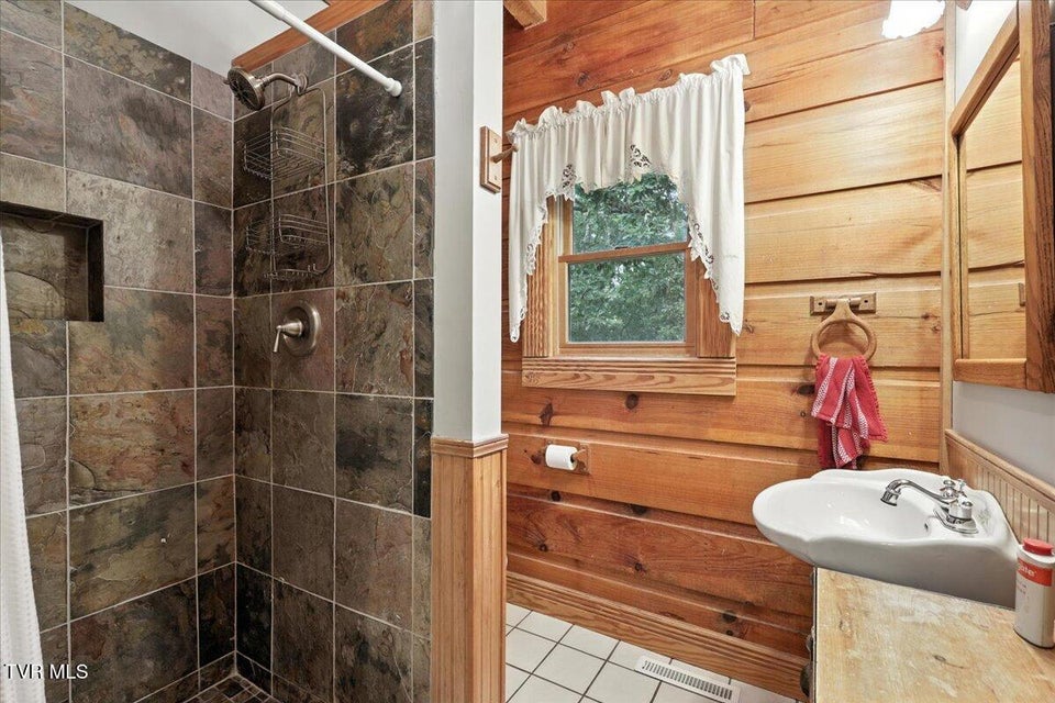 Photo #20: 3716 Mountain View Lane