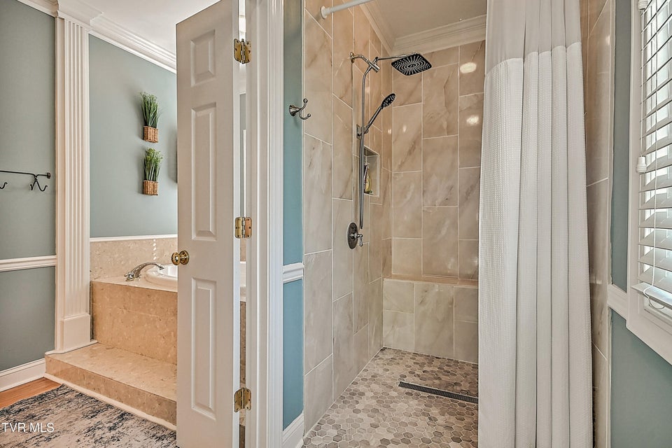 Photo #34: 204 Strawberry Field Drive